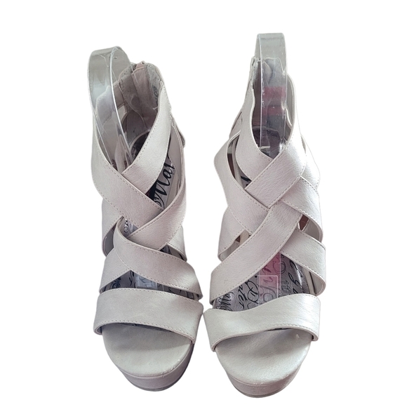 Material Girl Maxel Beige Strappy Wedges Size 7 - Picture 9 of 13